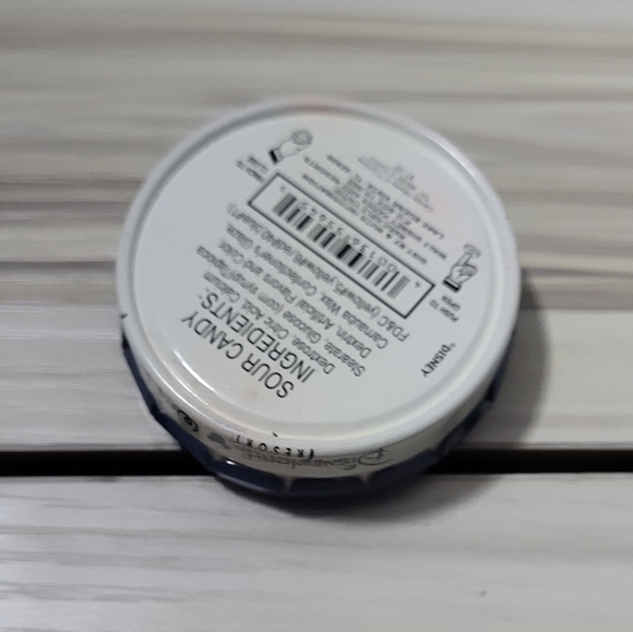 Bicycle Disney Tinkerbell Playing Cards, Tin Box Keyring, Sour Candy Tin & Towel - Picture 7 of 9